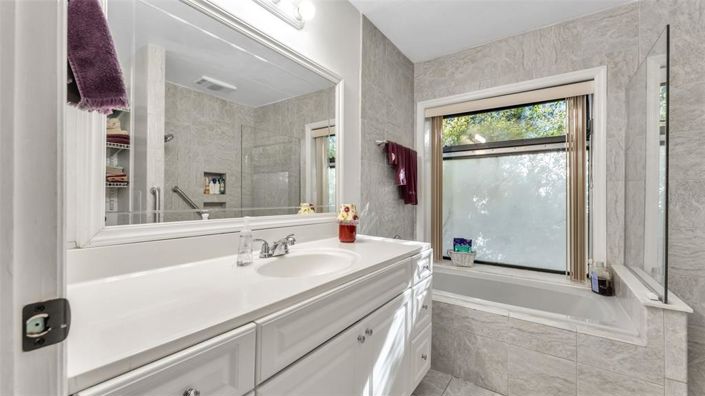 Image No.34-3 Bed Property for sale