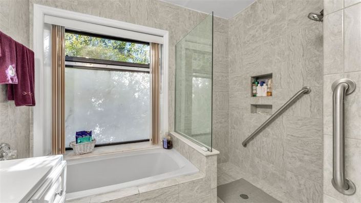 Image No.35-3 Bed Property for sale