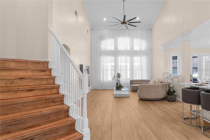 Image No.10-5 Bed Property for sale