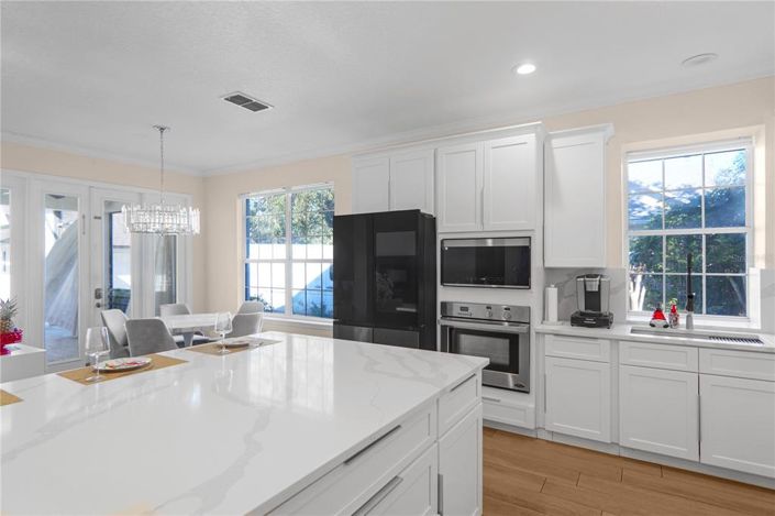 Image No.15-5 Bed Property for sale