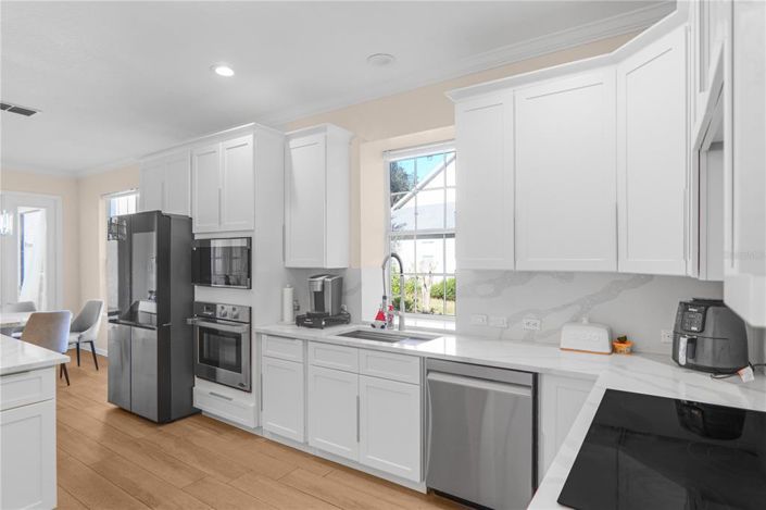 Image No.17-5 Bed Property for sale