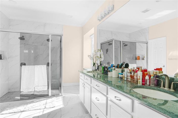 Image No.26-5 Bed Property for sale