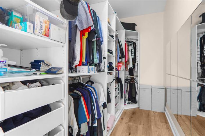 Image No.28-5 Bed Property for sale