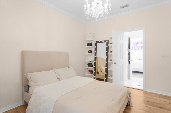 Image No.44-5 Bed Property for sale