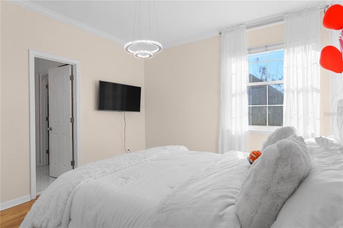 Image No.50-5 Bed Property for sale