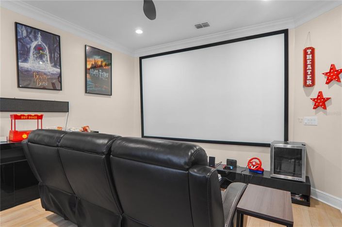 Image No.8-5 Bed Property for sale