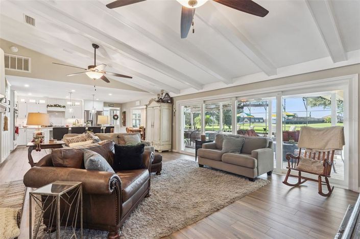 Image No.10-4 Bed Property for sale