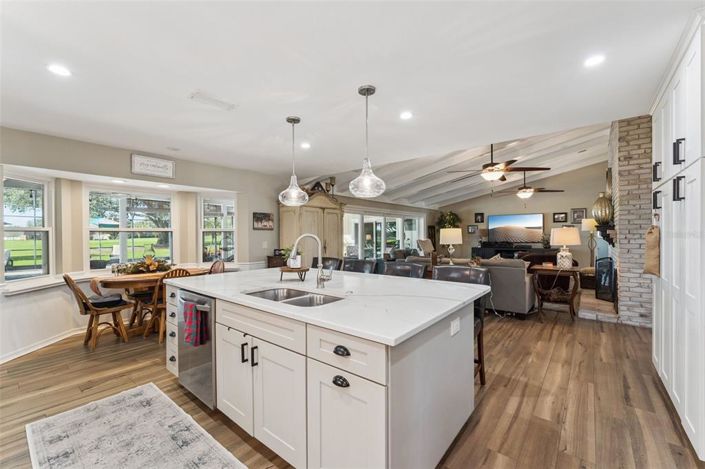 Image No.15-4 Bed Property for sale