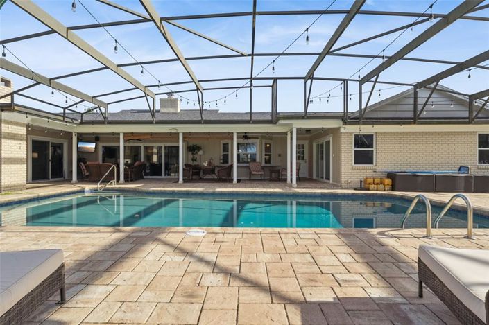 Image No.35-4 Bed Property for sale