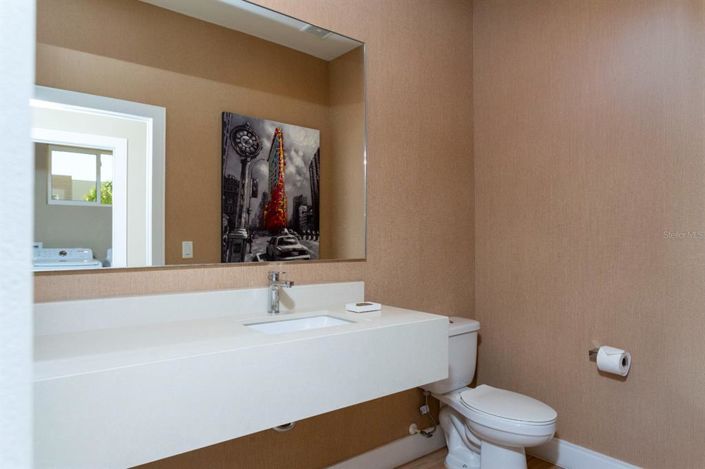 Image No.10-4 Bed Townhouse for sale