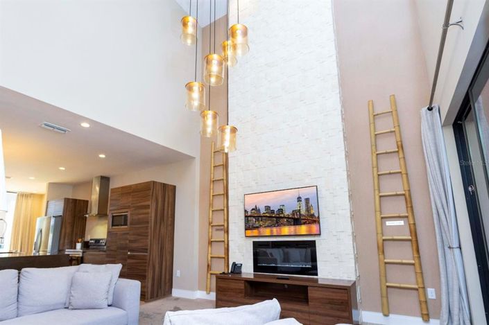 Image No.13-4 Bed Townhouse for sale