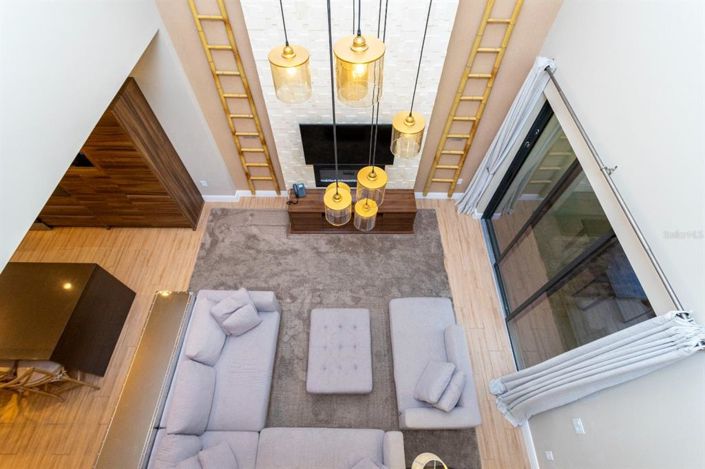 Image No.15-4 Bed Townhouse for sale