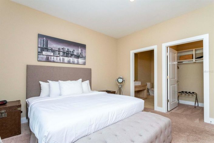 Image No.17-4 Bed Townhouse for sale