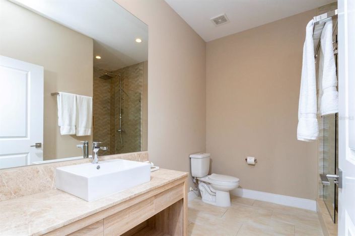 Image No.18-4 Bed Townhouse for sale