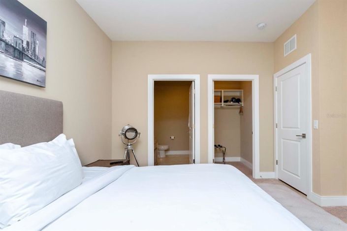 Image No.20-4 Bed Townhouse for sale