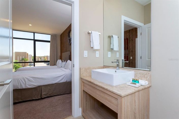 Image No.29-4 Bed Townhouse for sale