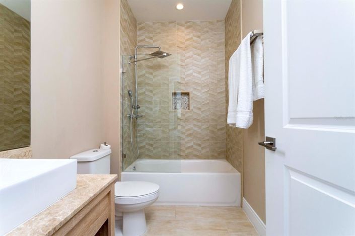 Image No.30-4 Bed Townhouse for sale