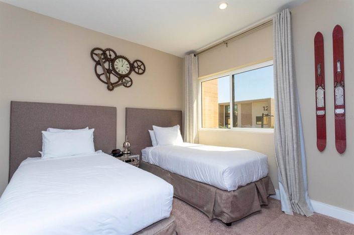 Image No.32-4 Bed Townhouse for sale