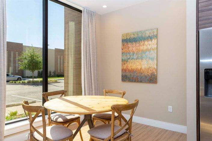 Image No.5-4 Bed Townhouse for sale