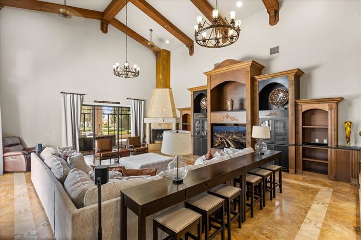 Image No.12-5 Bed Property for sale