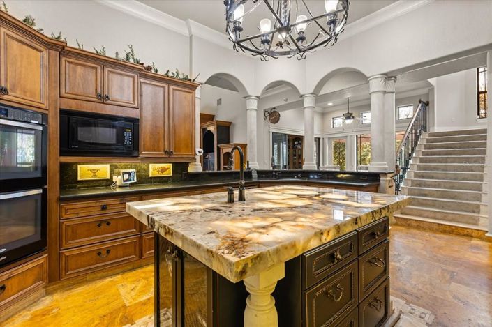 Image No.16-5 Bed Property for sale