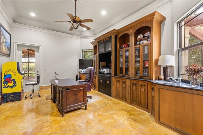 Image No.21-5 Bed Property for sale