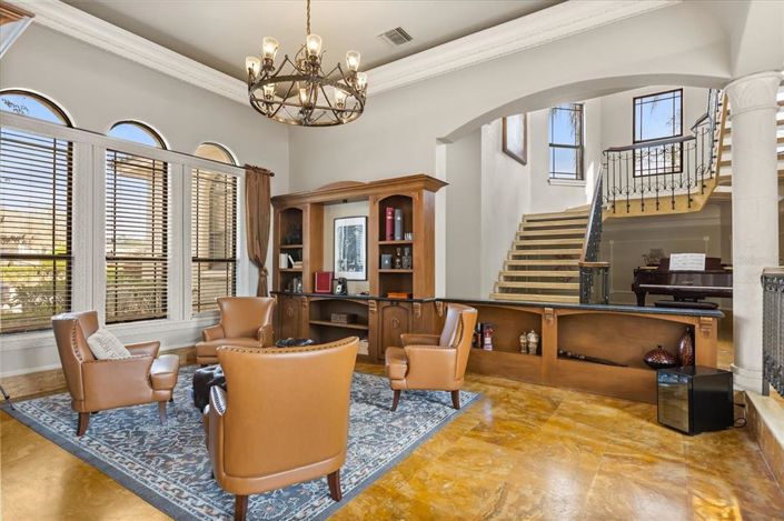 Image No.25-5 Bed Property for sale