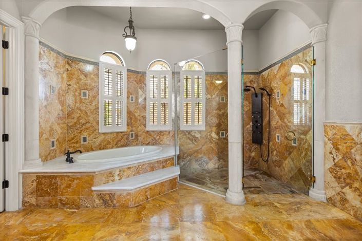 Image No.30-5 Bed Property for sale