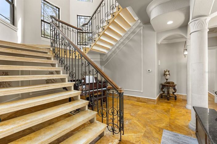 Image No.33-5 Bed Property for sale