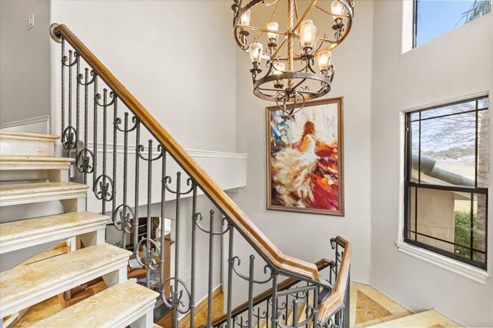 Image No.34-5 Bed Property for sale