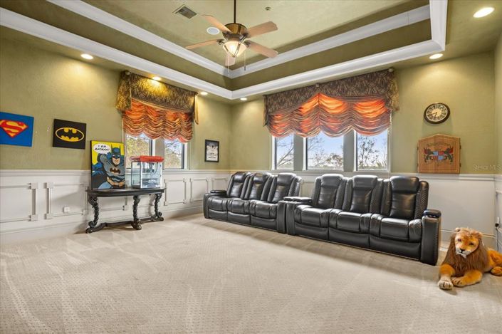 Image No.36-5 Bed Property for sale