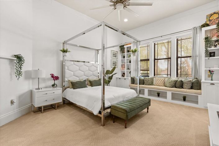 Image No.40-5 Bed Property for sale