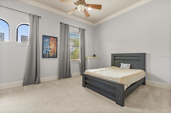 Image No.48-5 Bed Property for sale