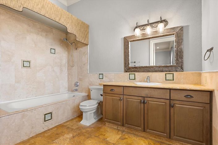 Image No.49-5 Bed Property for sale