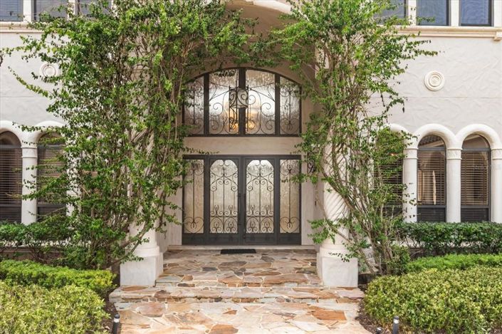 Image No.6-5 Bed Property for sale