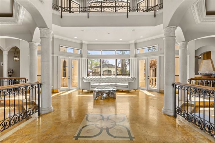 Image No.8-5 Bed Property for sale