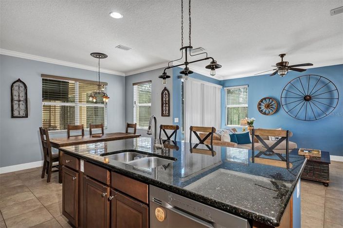 Image No.16-6 Bed Property for sale