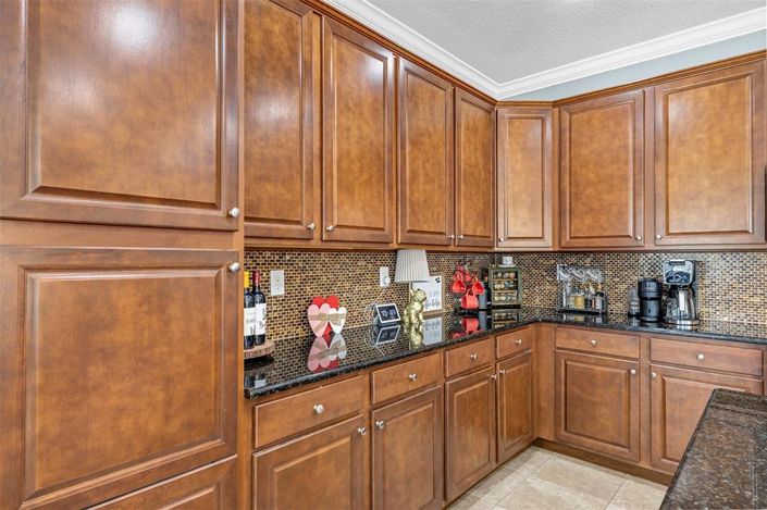 Image No.18-6 Bed Property for sale