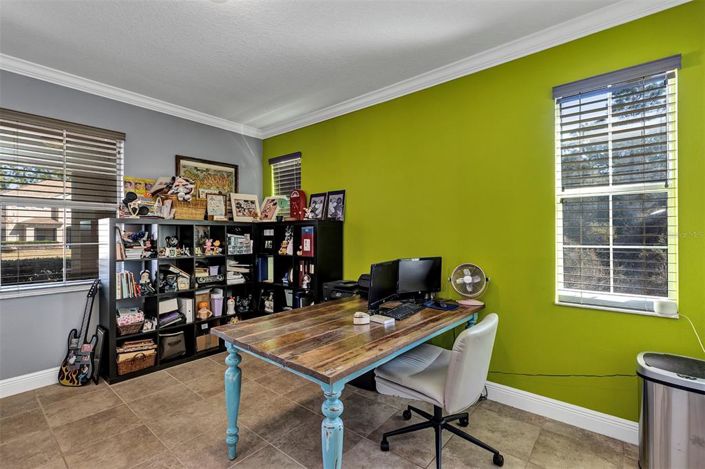 Image No.19-6 Bed Property for sale