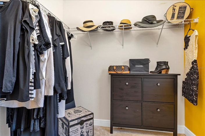 Image No.26-6 Bed Property for sale