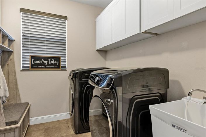 Image No.43-6 Bed Property for sale