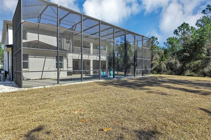 Image No.50-6 Bed Property for sale