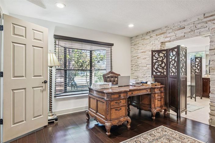 Image No.28-4 Bed Property for sale