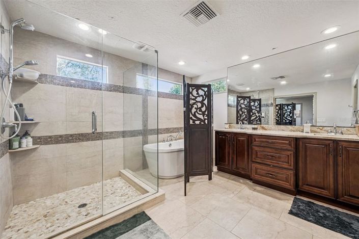 Image No.32-4 Bed Property for sale