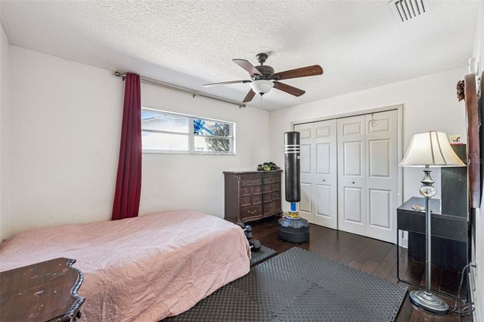 Image No.36-4 Bed Property for sale