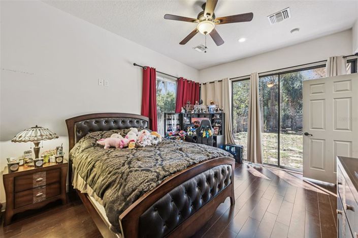 Image No.41-4 Bed Property for sale