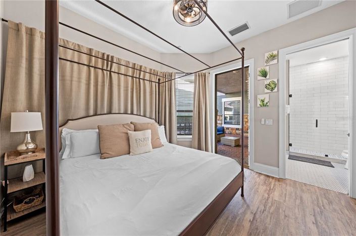 Image No.12-5 Bed Property for sale