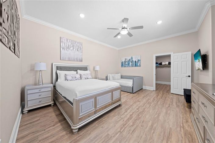 Image No.44-5 Bed Property for sale