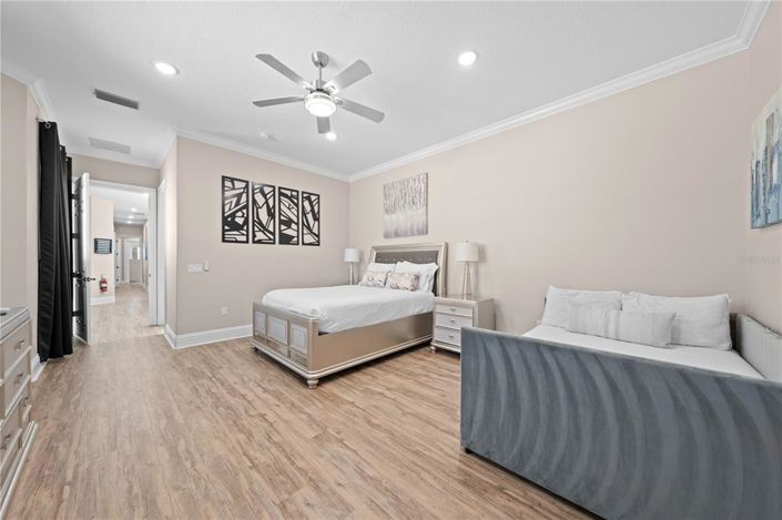 Image No.45-5 Bed Property for sale