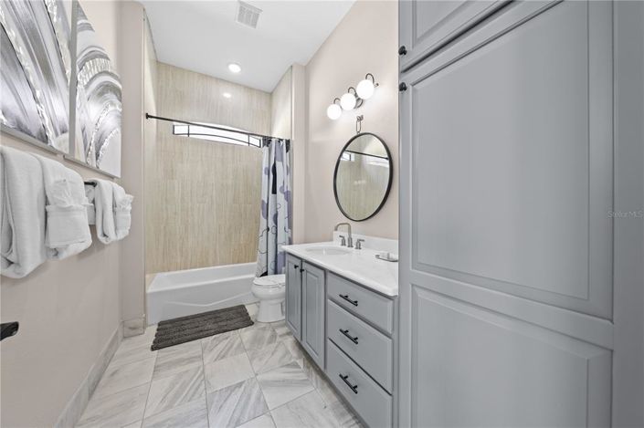 Image No.50-5 Bed Property for sale